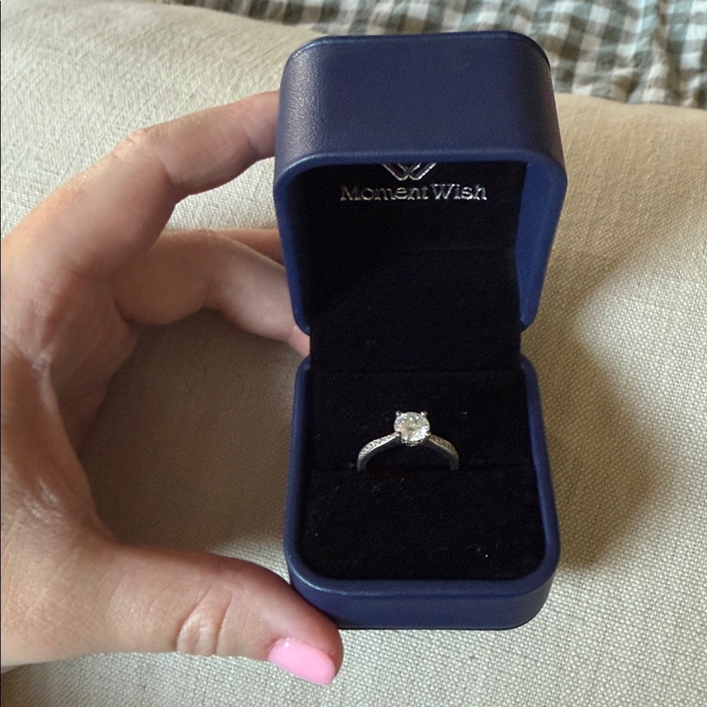 MomentWish Silver Ring with Clear Stone